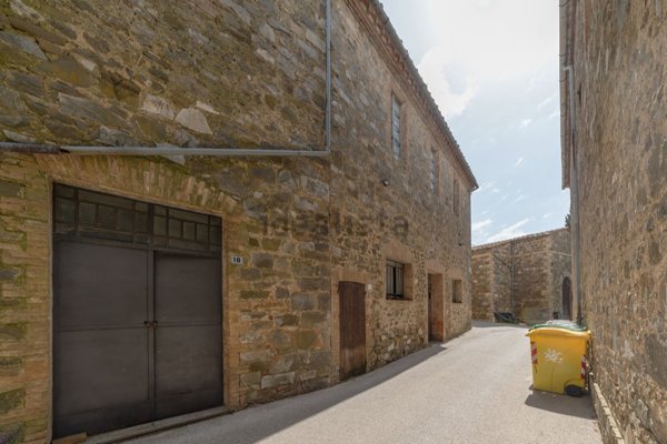 locale di sgombero in vendita a Montalcino in zona Sant'Angelo in Colle