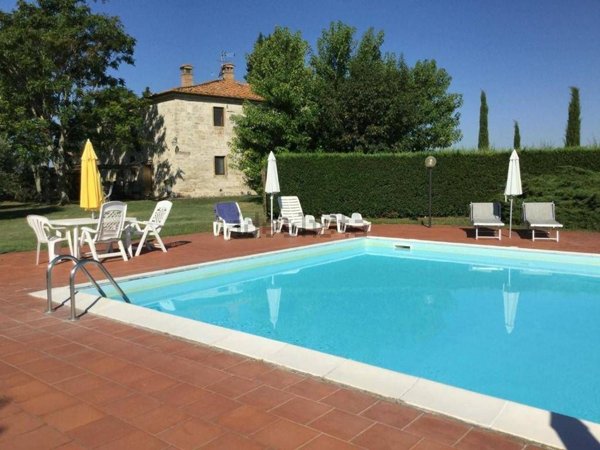 casale in vendita a Montalcino in zona San Giovanni d'Asso