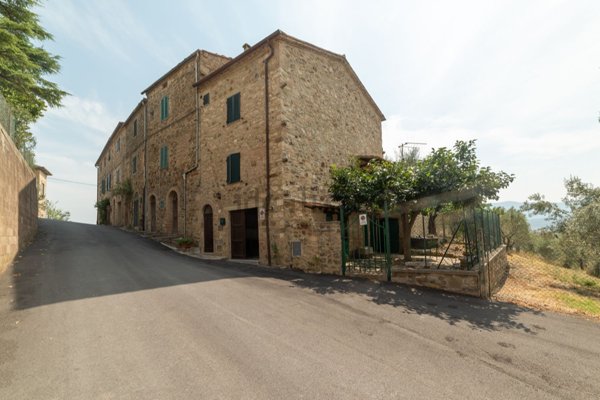 casa indipendente in vendita a Montalcino in zona Castelnuovo dell'Abate