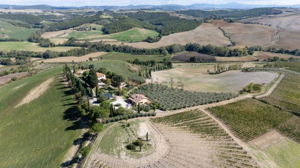 casa indipendente in vendita a Montalcino in zona San Giovanni d'Asso