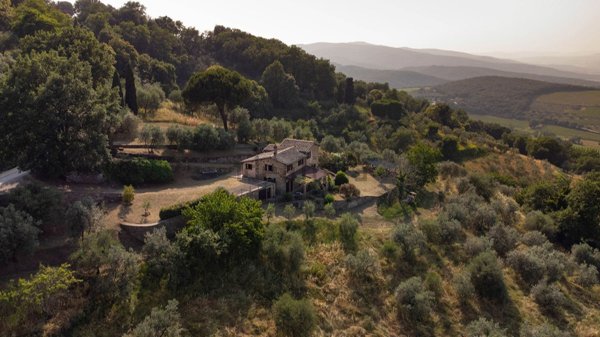 casa indipendente in vendita a Montalcino