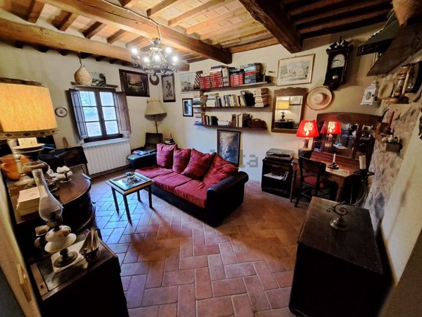 casa indipendente in vendita a Montalcino in zona San Giovanni d'Asso