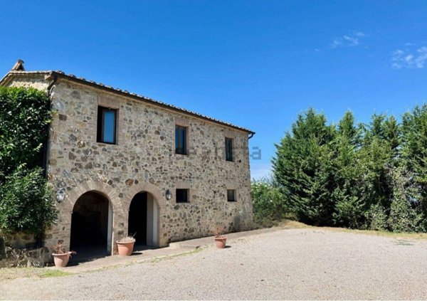 casa indipendente in vendita a Montalcino