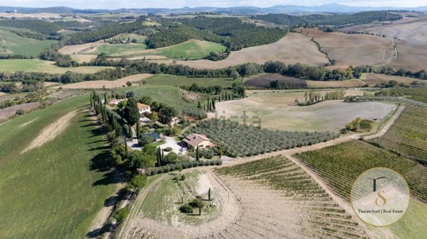 casa indipendente in vendita a Montalcino in zona San Giovanni d'Asso
