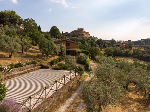 casa indipendente in vendita a Montalcino in zona Montisi