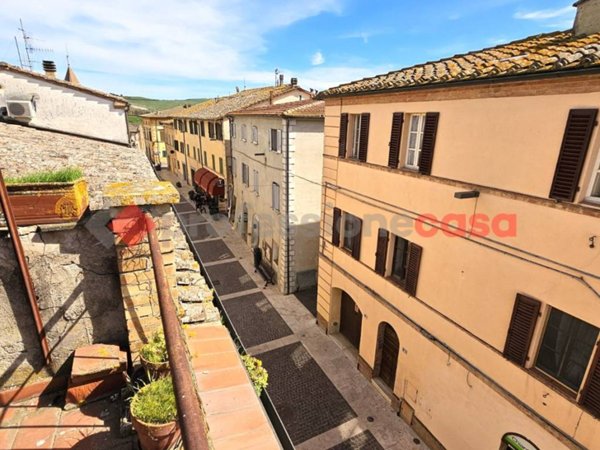 casa indipendente in vendita a Montalcino in zona Torrenieri