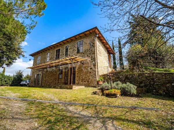 casa indipendente in vendita a Montalcino