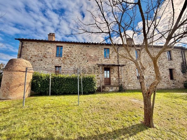 casa indipendente in vendita a Montalcino