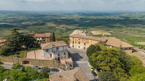 casa indipendente in vendita a Montalcino