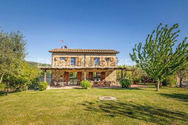 casa indipendente in vendita a Montalcino in zona Tavernelle