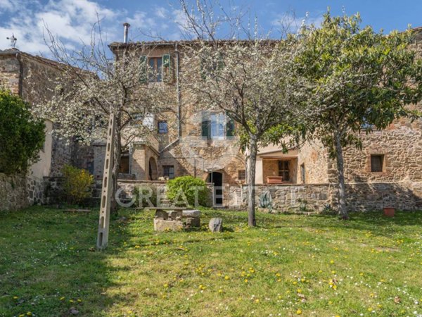casa indipendente in vendita a Montalcino