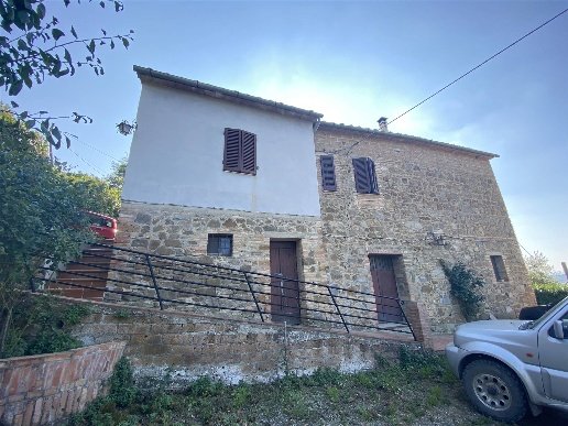 locale di sgombero in vendita a Montalcino in zona Badia Ardenga