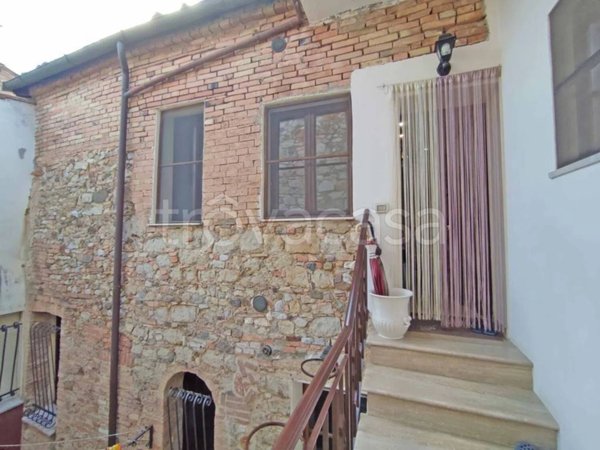 appartamento in vendita a Montalcino in zona Torrenieri