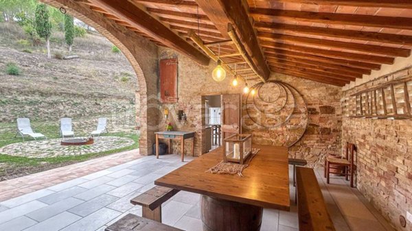 casa indipendente in vendita a Montalcino
