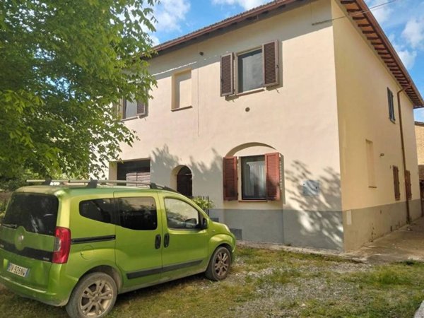 casa indipendente in vendita a Montalcino in zona Torrenieri