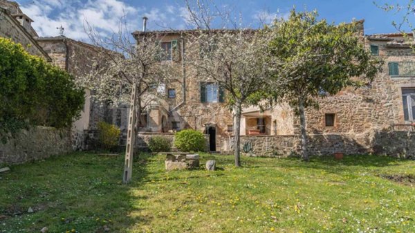 casa indipendente in vendita a Montalcino