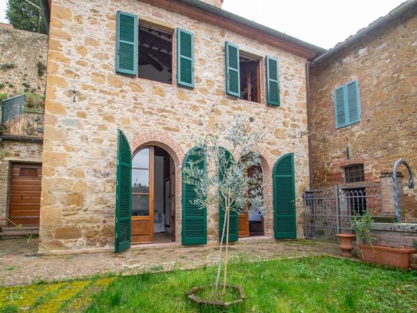 casa indipendente in vendita a Montalcino in zona Montisi