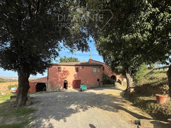 casa indipendente in vendita a Montalcino in zona San Giovanni d'Asso