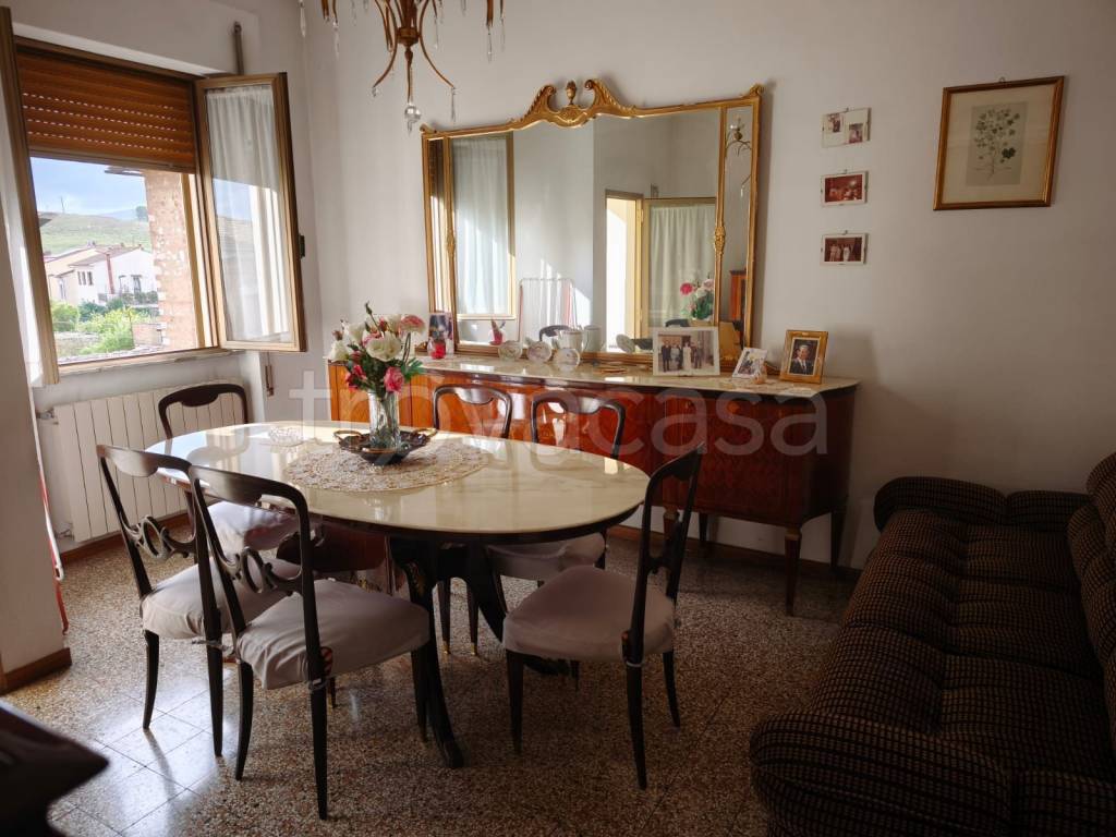 appartamento in vendita a Montalcino in zona Torrenieri