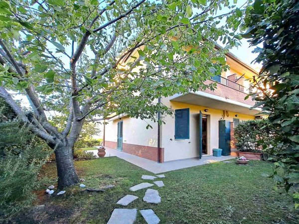 casa indipendente in vendita a Montalcino in zona Montisi