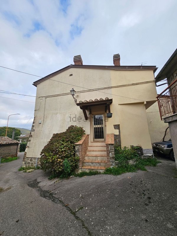 casa indipendente in vendita ad Arcidosso in zona Le Macchie