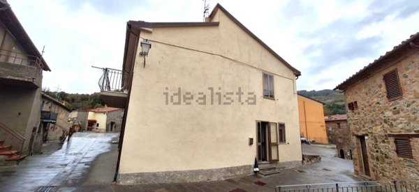 casa indipendente in vendita ad Arcidosso in zona Stribugliano