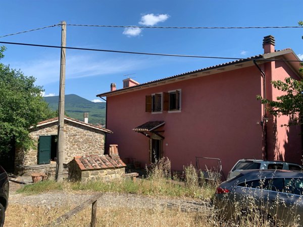 appartamento in vendita ad Arcidosso in zona Montelaterone