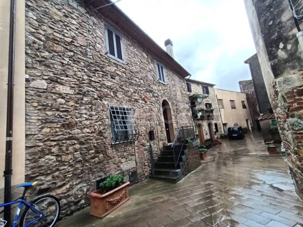 casa indipendente in vendita a Campagnatico in zona Montorsaio