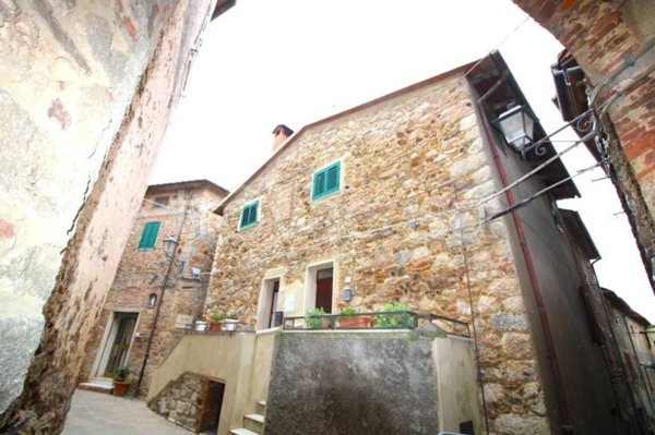 appartamento in vendita a Campagnatico in zona Montorsaio