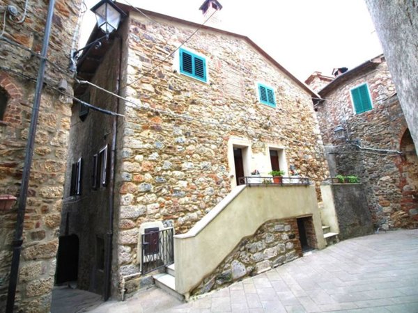 appartamento in vendita a Campagnatico in zona Montorsaio