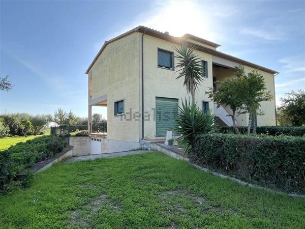 casa indipendente in vendita a Capalbio