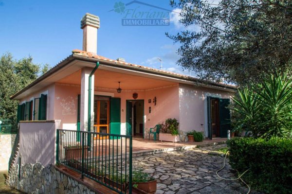 casa indipendente in vendita a Capalbio