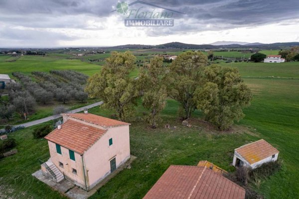 casa indipendente in vendita a Capalbio in zona Pescia Fiorentina