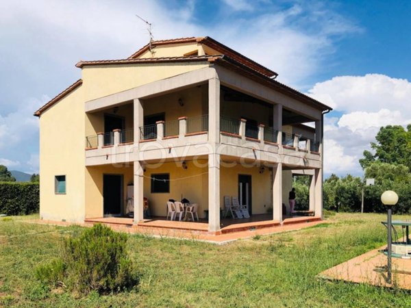 casa indipendente in vendita a Capalbio
