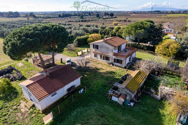 casa indipendente in vendita a Capalbio in zona Borgo Carige
