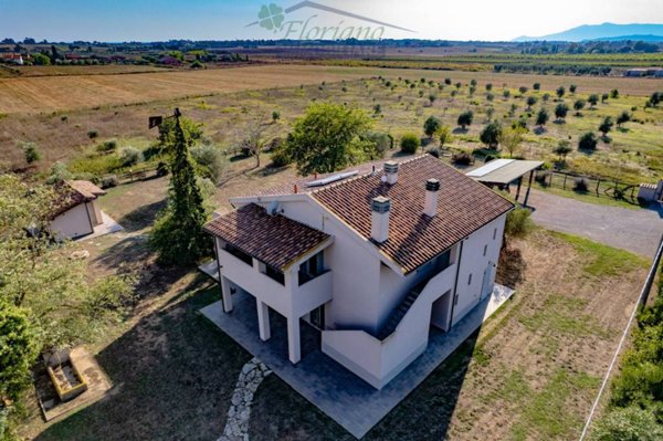 casa indipendente in vendita a Capalbio in zona Borgo Carige