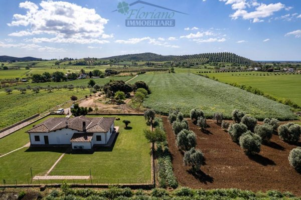 casa indipendente in vendita a Capalbio