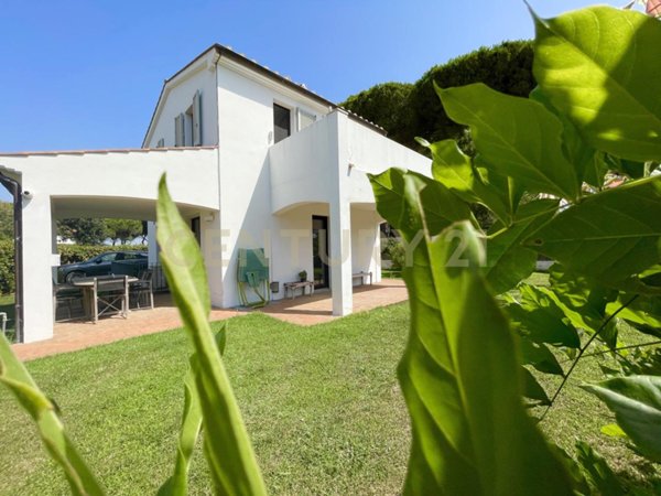 casa indipendente in vendita a Capalbio