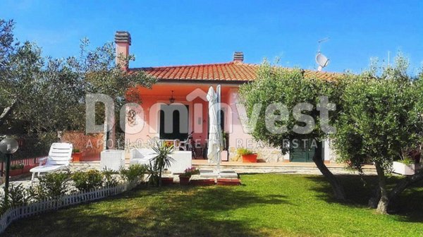 casa indipendente in vendita a Capalbio