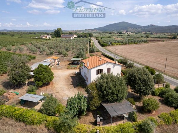 casa indipendente in vendita a Capalbio