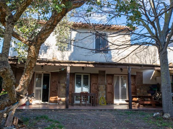 casa indipendente in vendita a Capalbio