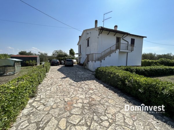 casa indipendente in vendita a Capalbio in zona Borgo Carige
