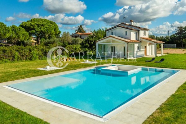 casa indipendente in vendita a Capalbio
