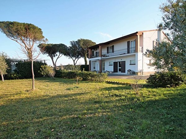casa indipendente in vendita a Capalbio