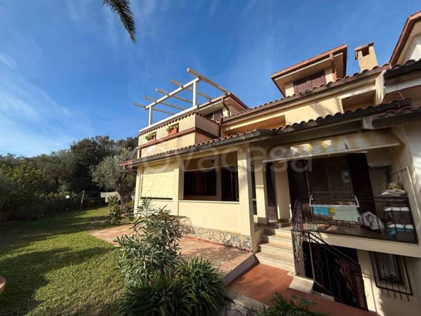 casa indipendente in vendita a Capalbio
