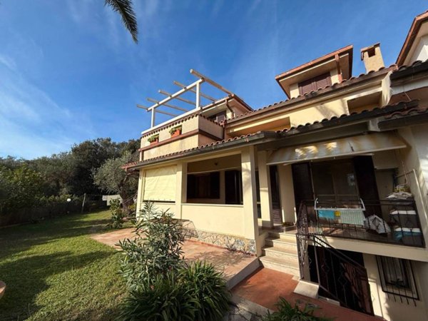casa indipendente in vendita a Capalbio