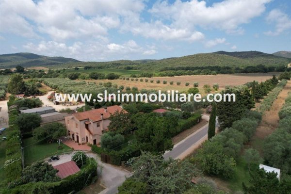 casa indipendente in vendita a Capalbio
