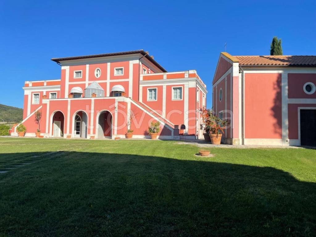 casa indipendente in vendita a Capalbio