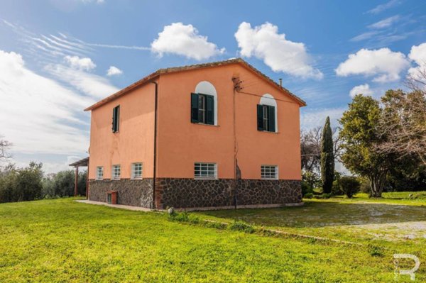 casa indipendente in vendita a Capalbio