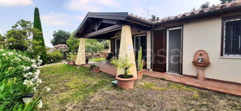 casa indipendente in vendita a Capalbio